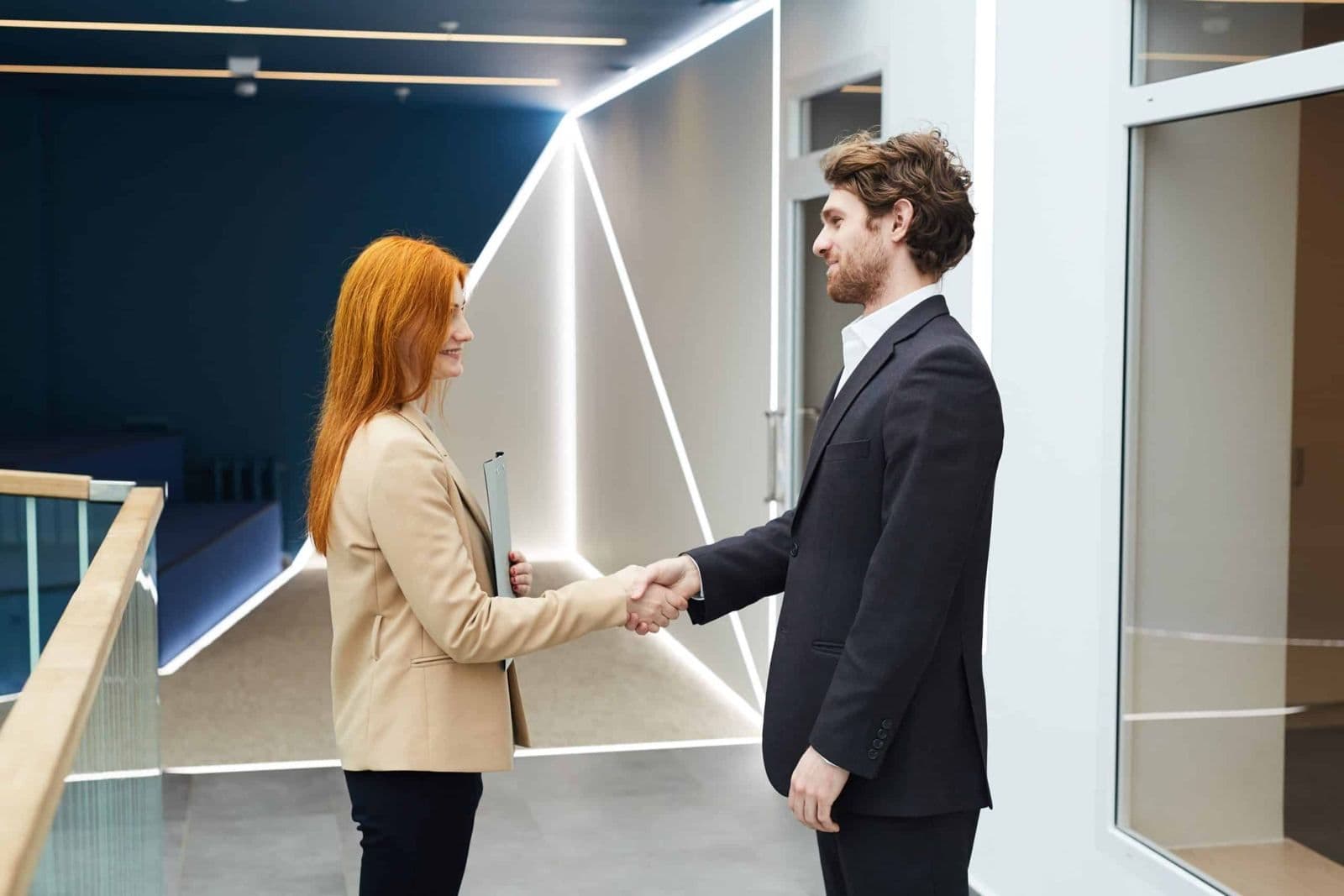 businessman-shaking-hands-with-recruiter-gzrezzv-2-scaled