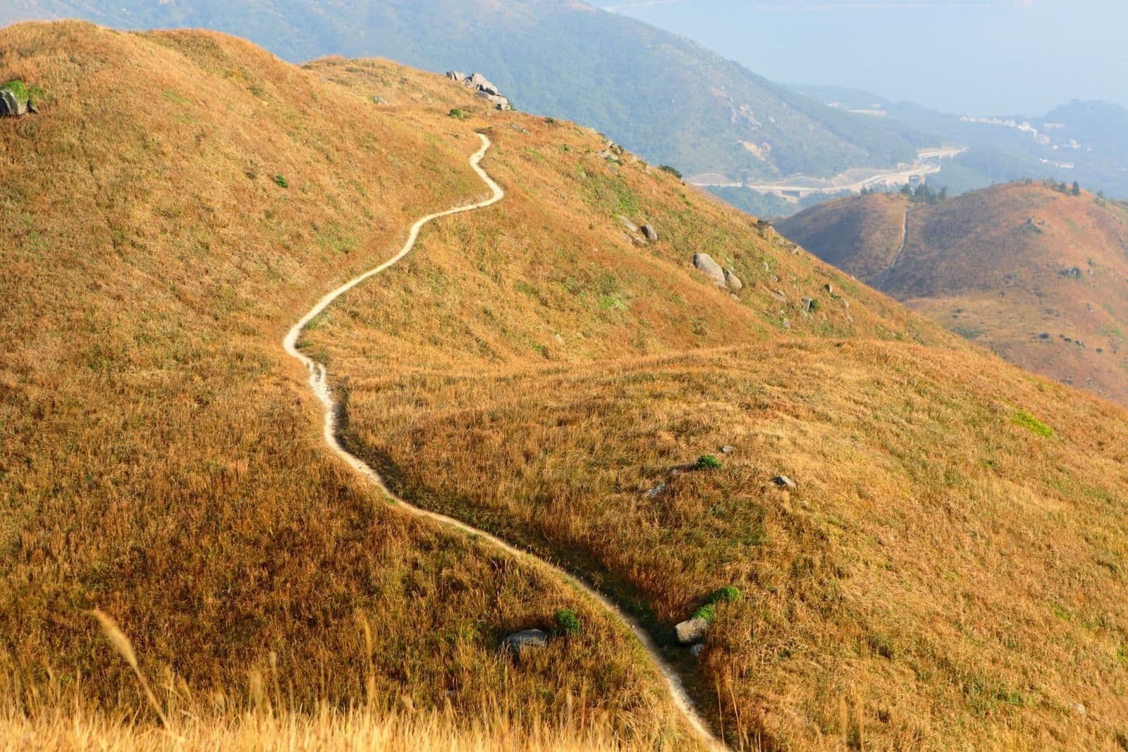 hiking-path-3g4qdy3-2-scaled