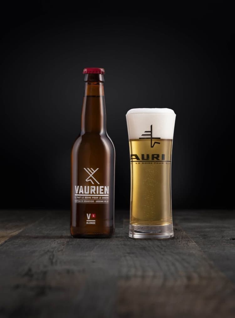 Vaurien beer bottle and glass, product photography